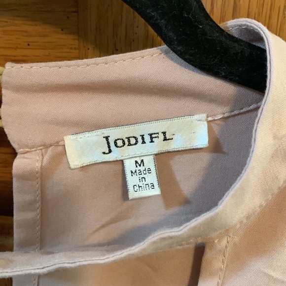 Blush Blouse with cut out detail - Picture 3 of 4